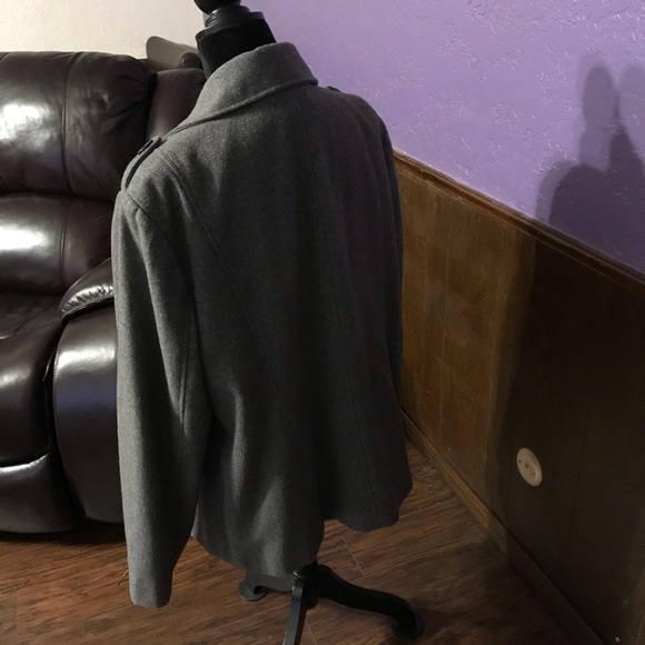 Coat - Picture 4 of 8